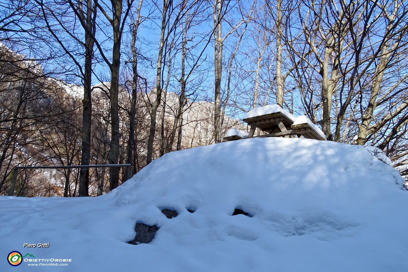 15 Punto sosta imbandito di neve.JPG -                                